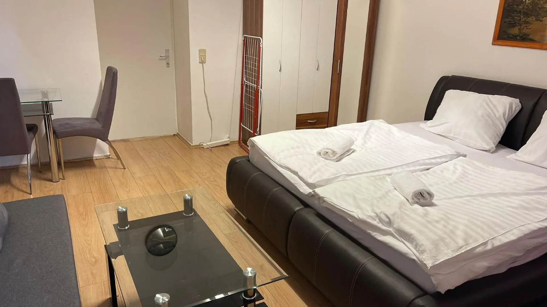 Lovely 1Br Apt 15 Min To Center - Prime Location Vienna 0*,  Austria