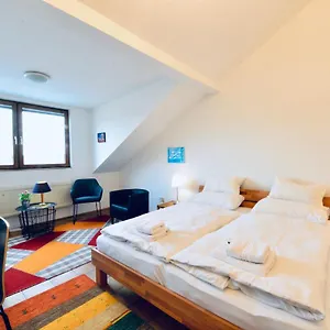  Appartamento Charming Attic Near Messe And Center